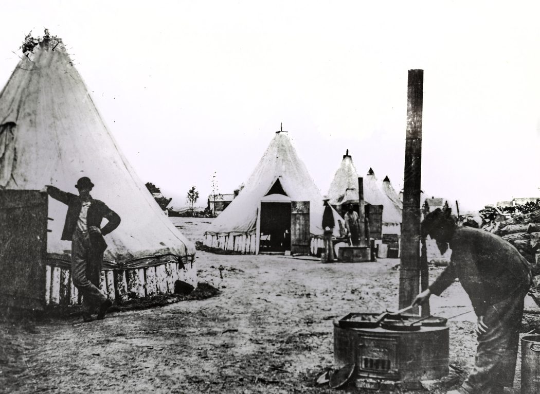Cooking in camp. (Library of Congress)